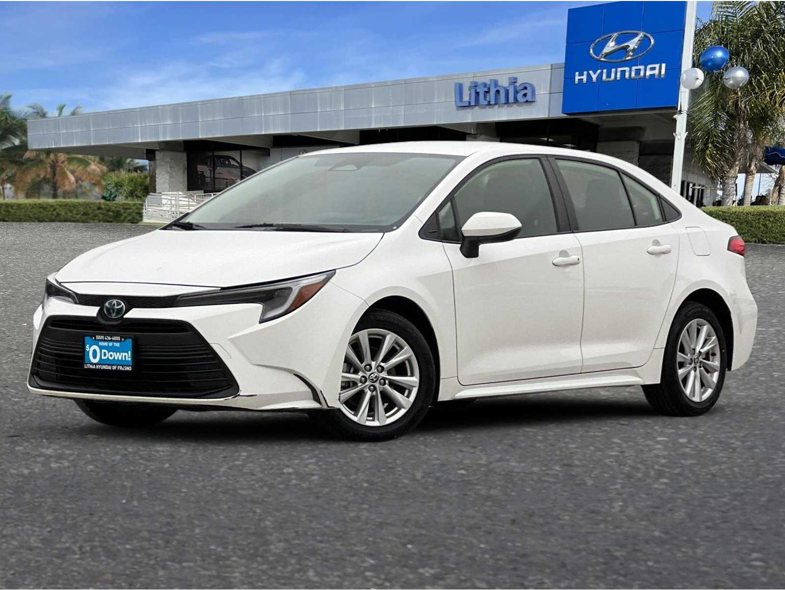 2024 Toyota Corolla LE's photo