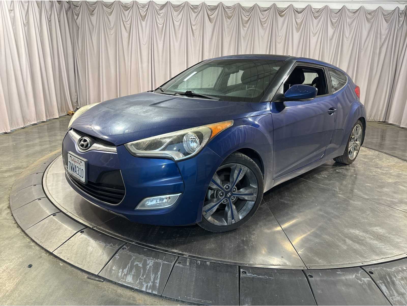 2016 Hyundai Veloster Base's photo