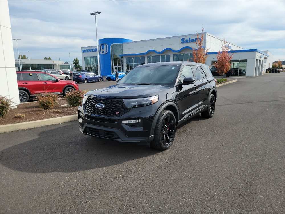 2022 Ford Explorer ST's photo