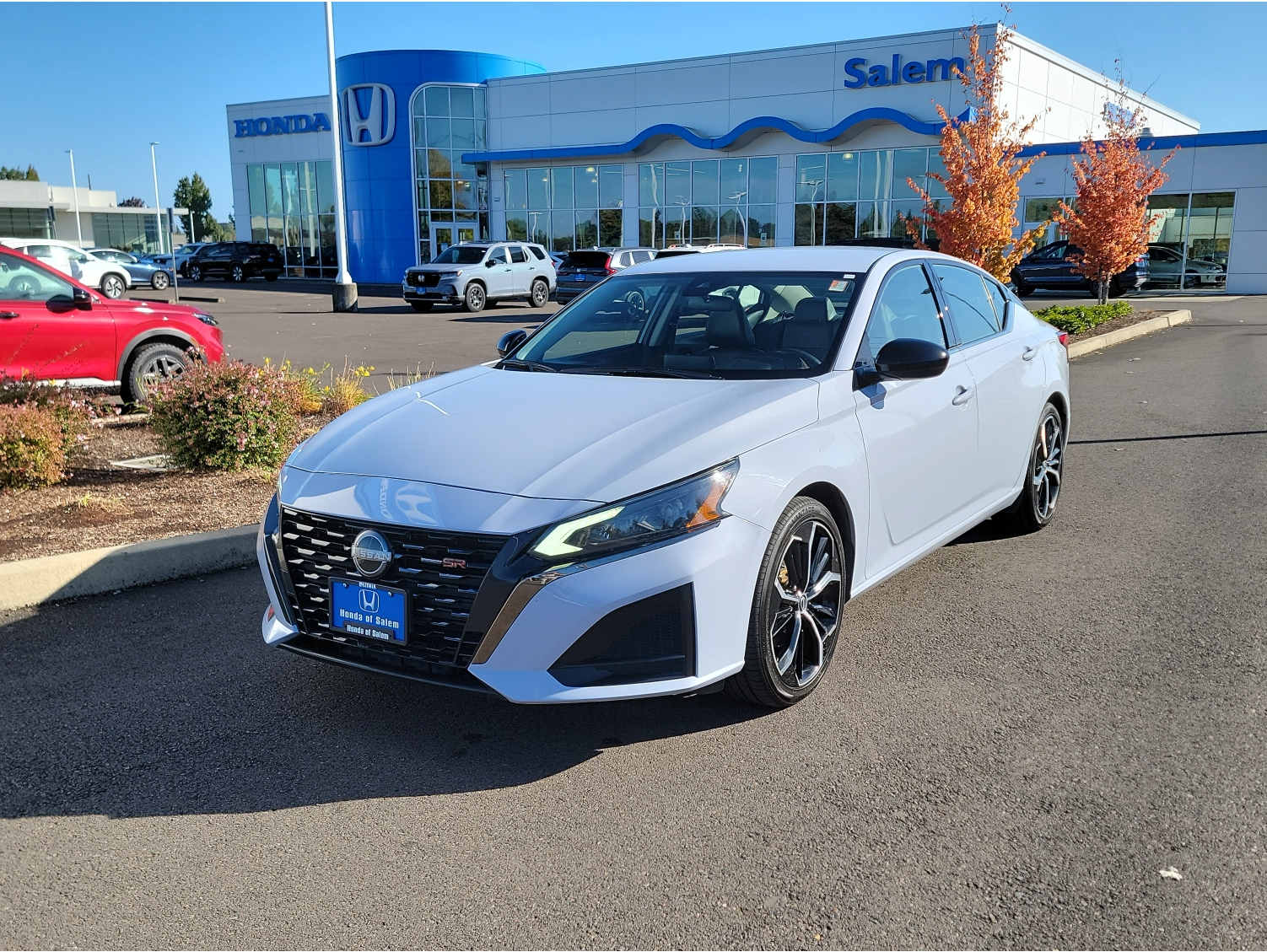 2023 Nissan Altima SR's photo