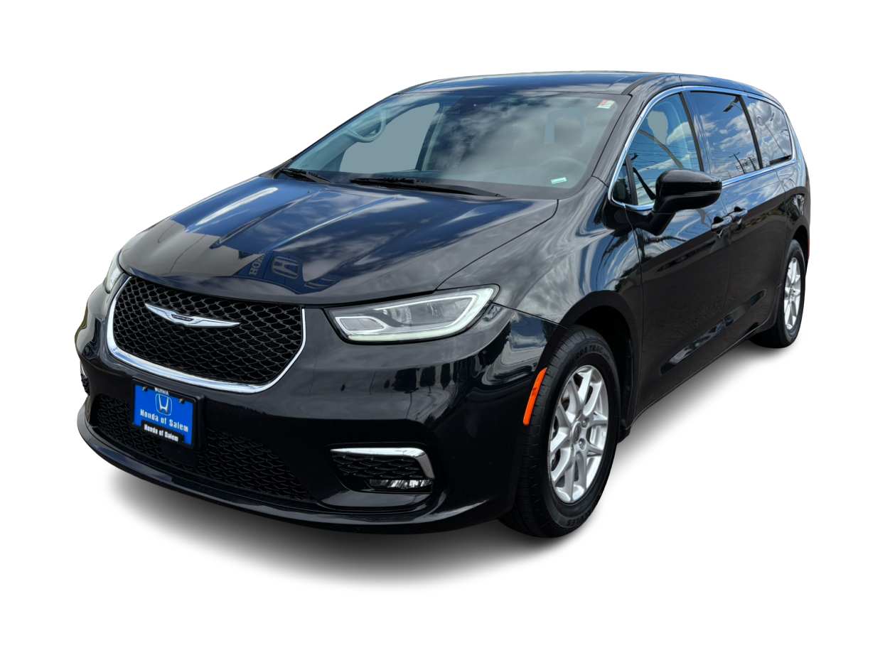 Thumbnail: 2023 Chrysler Pacifica - 1