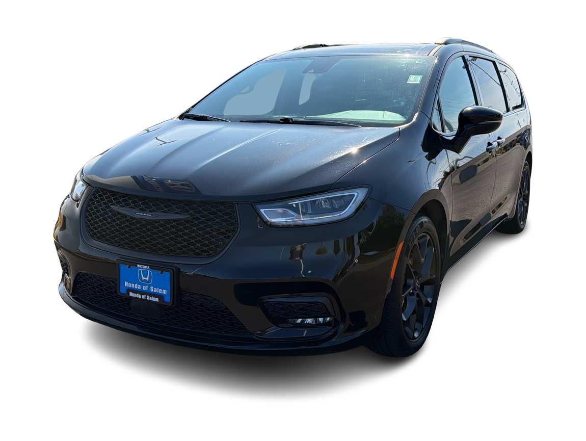 Thumbnail: 2025 Chrysler Pacifica - 1