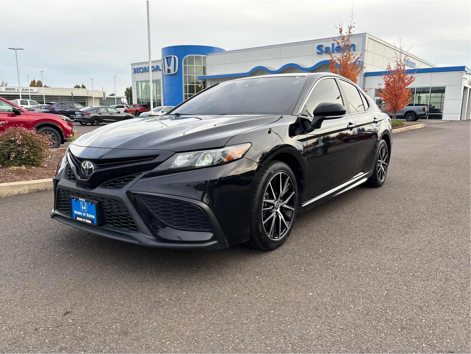 2023 Toyota Camry SE's photo