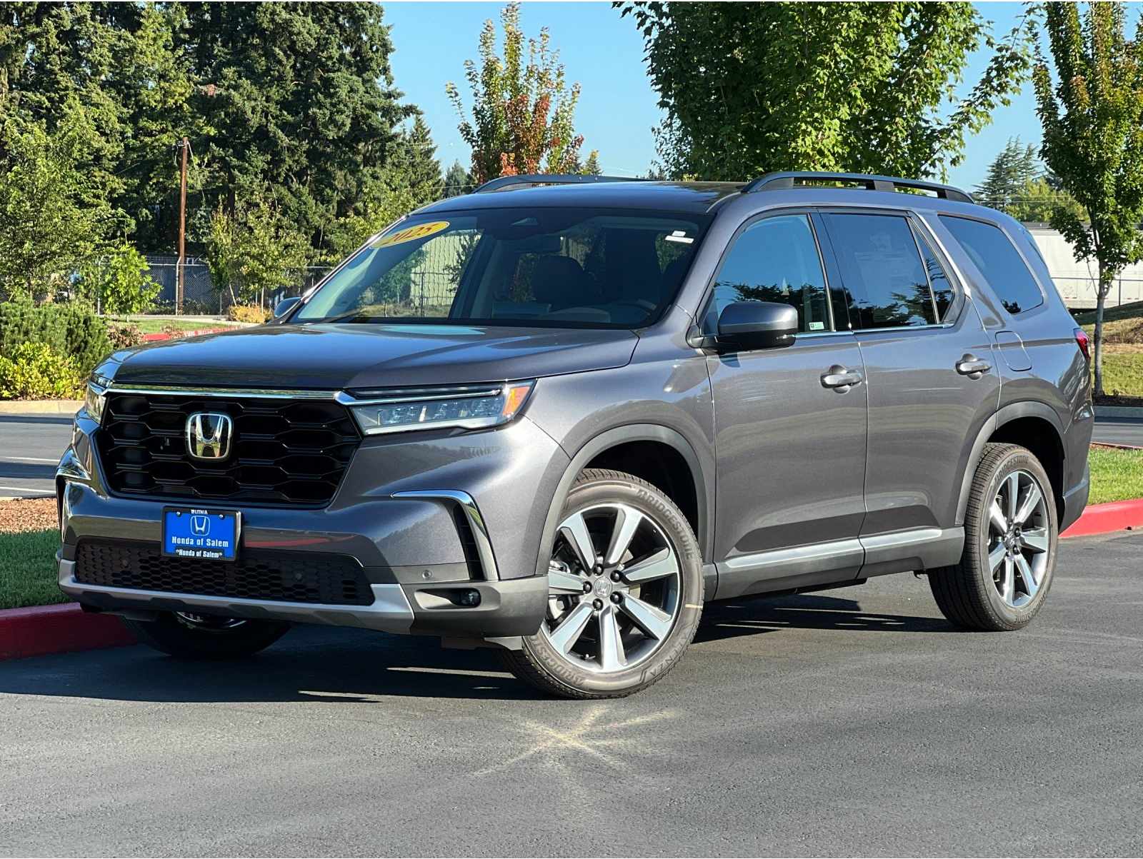 2025 Honda Pilot Touring's photo