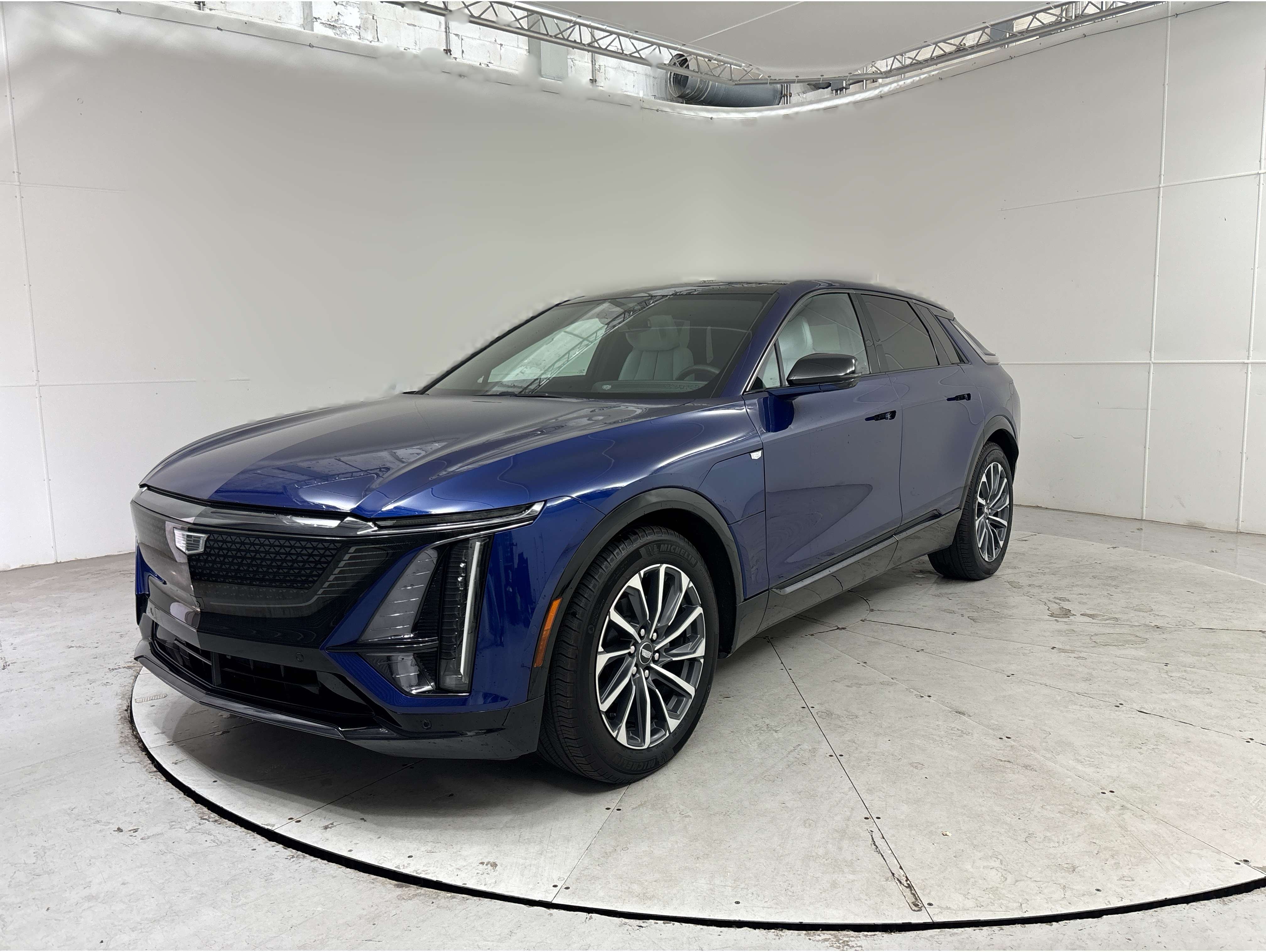 2024 Cadillac LYRIQ Sport 2