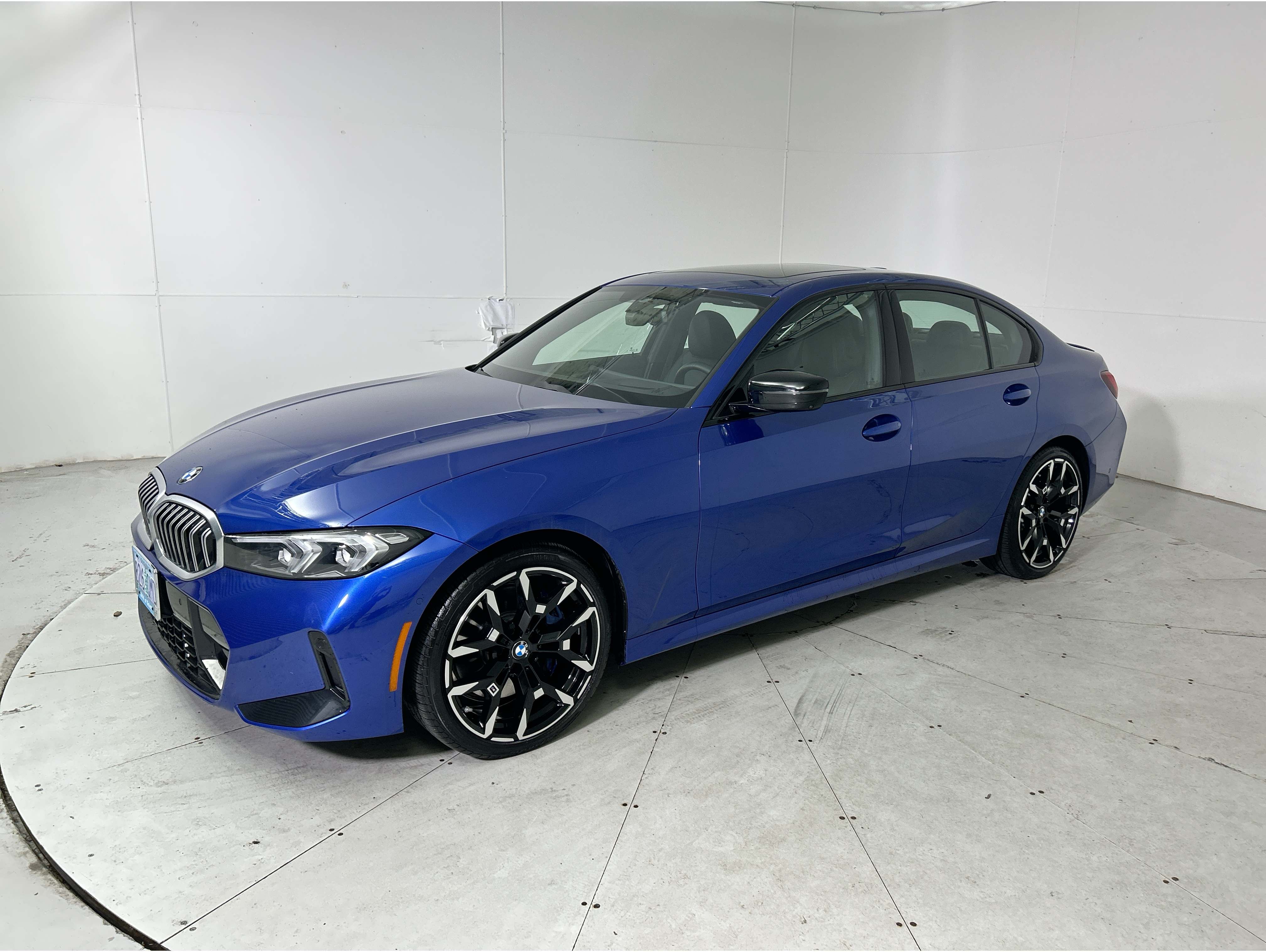 2025 BMW 3 Series 330's photo