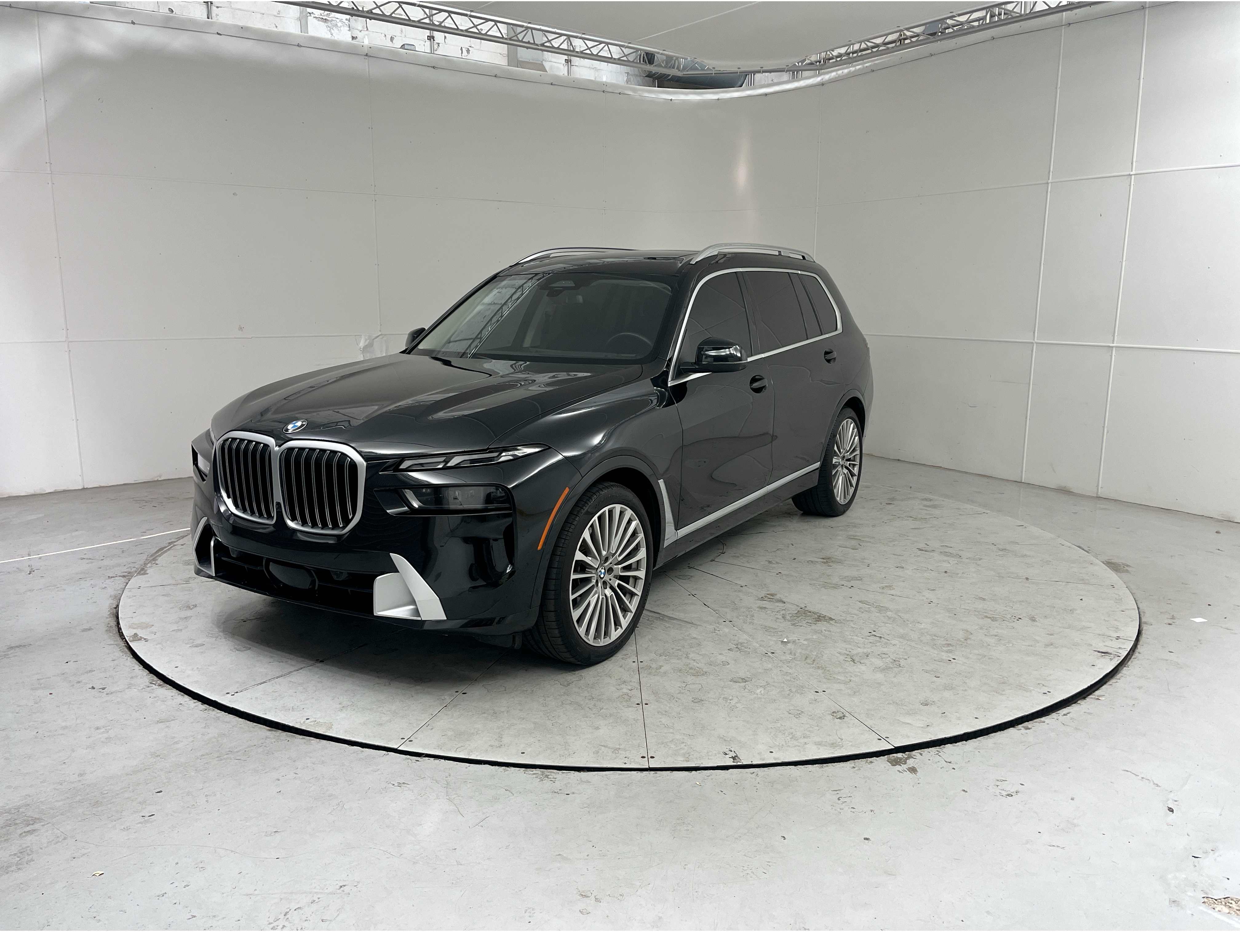2023 BMW X7