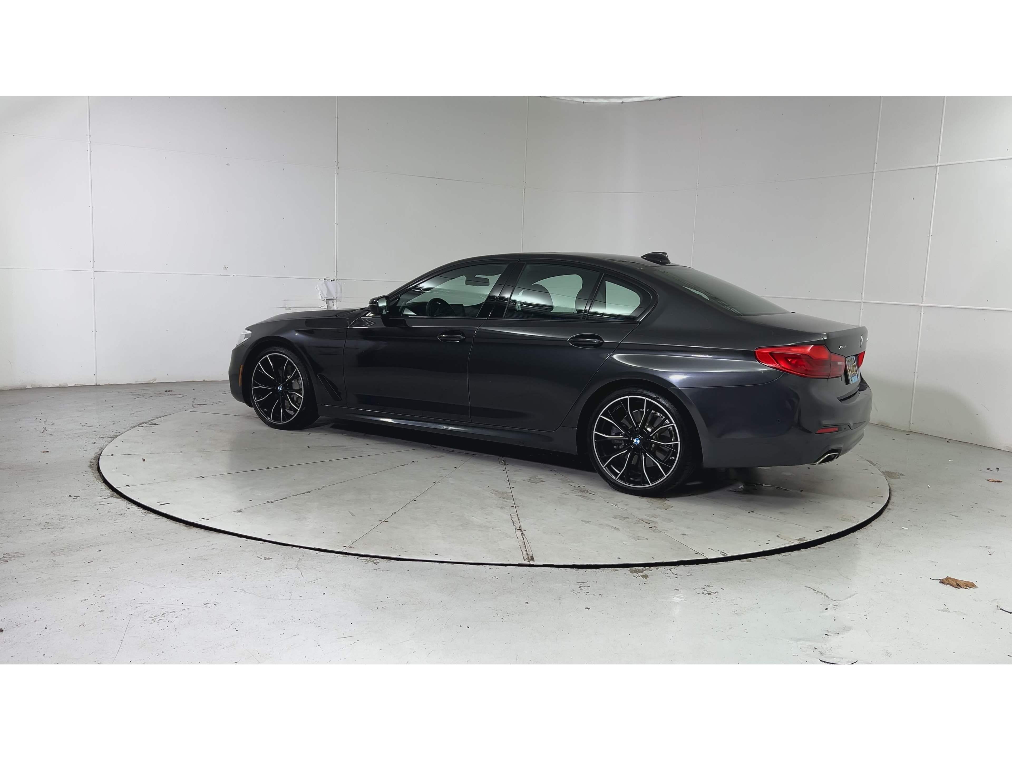2019 BMW 5 Series 540i