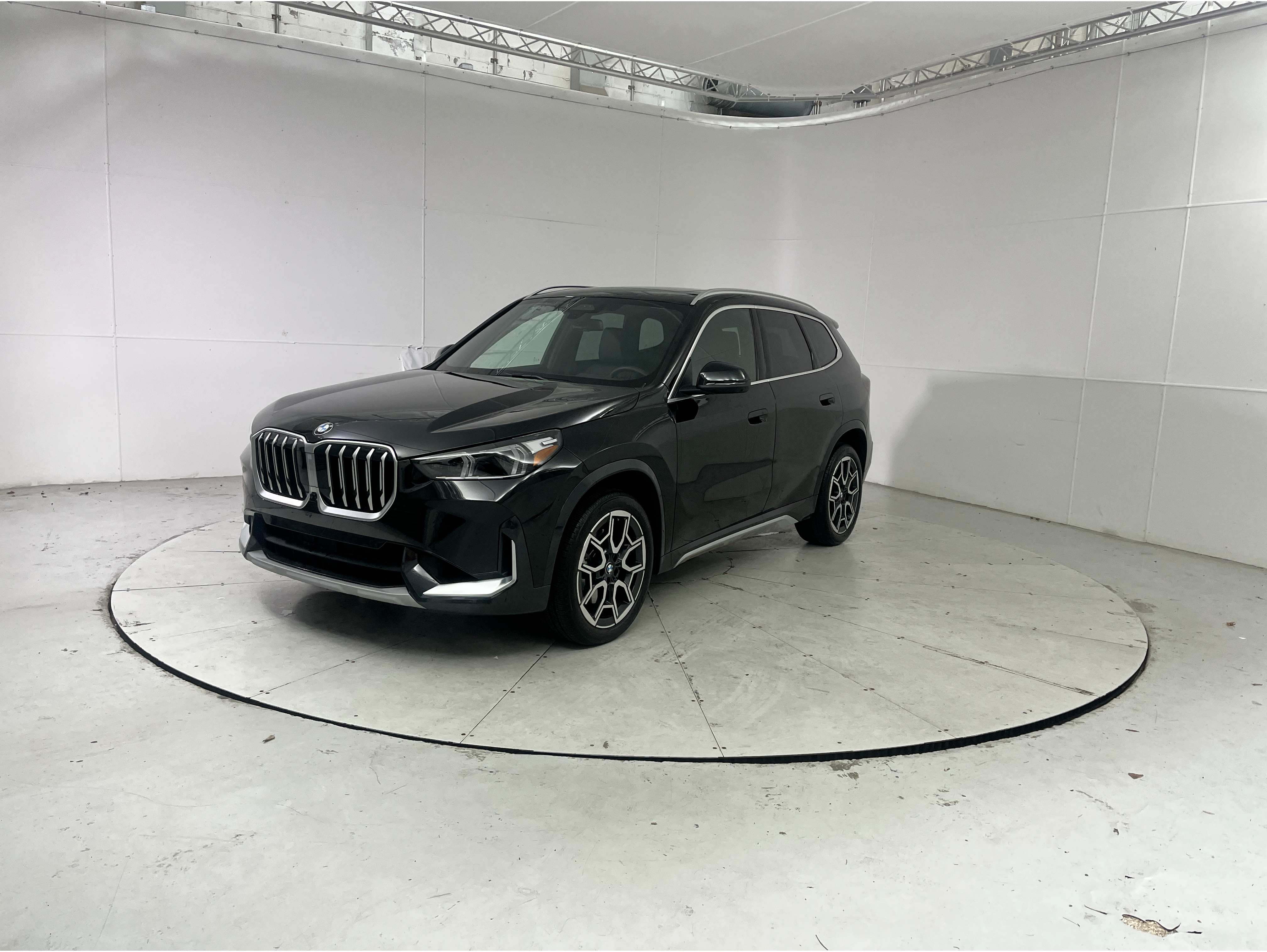 2025 BMW X1 28i