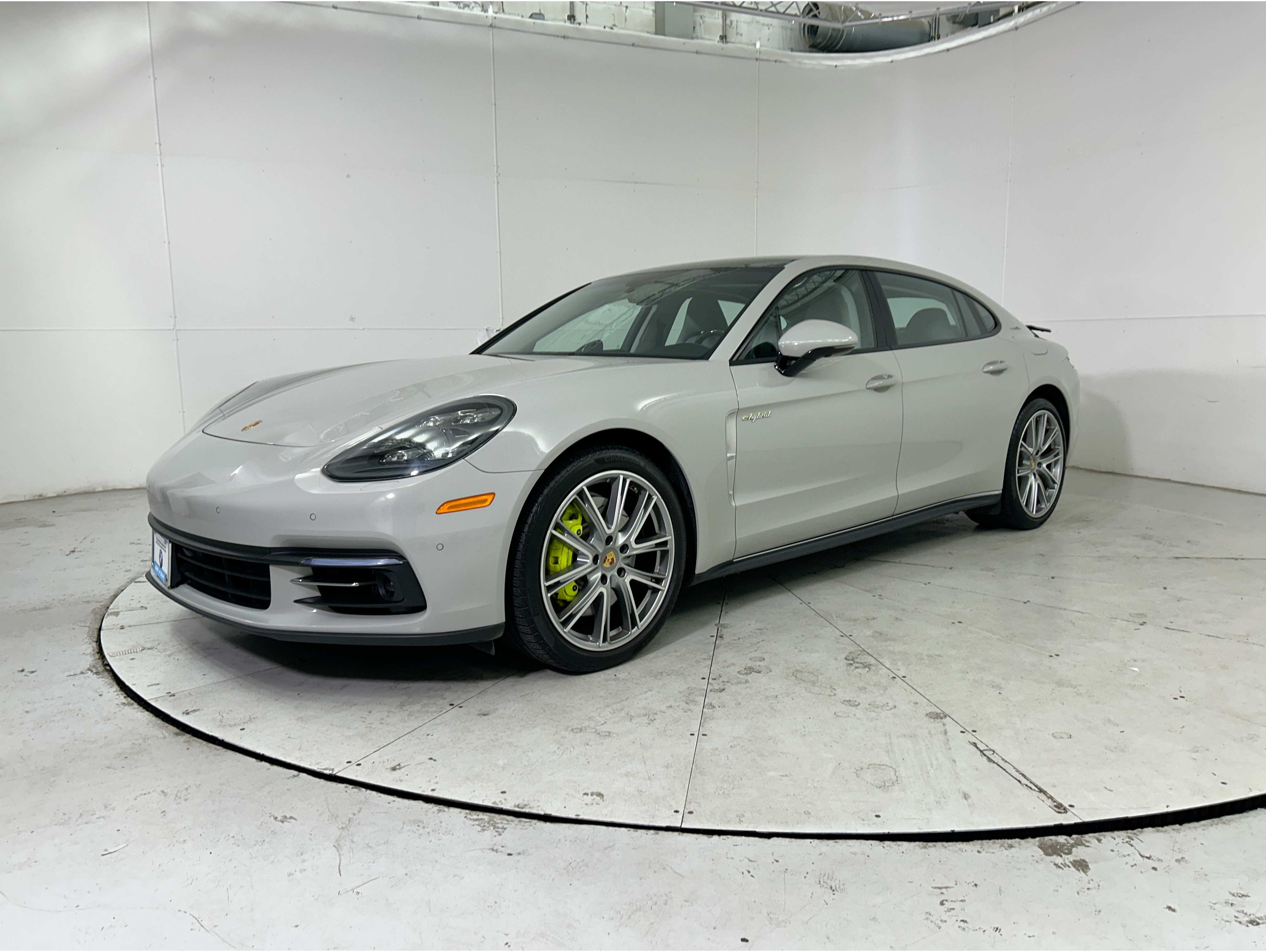 2018 Porsche Panamera 4 E-Hybrid's photo