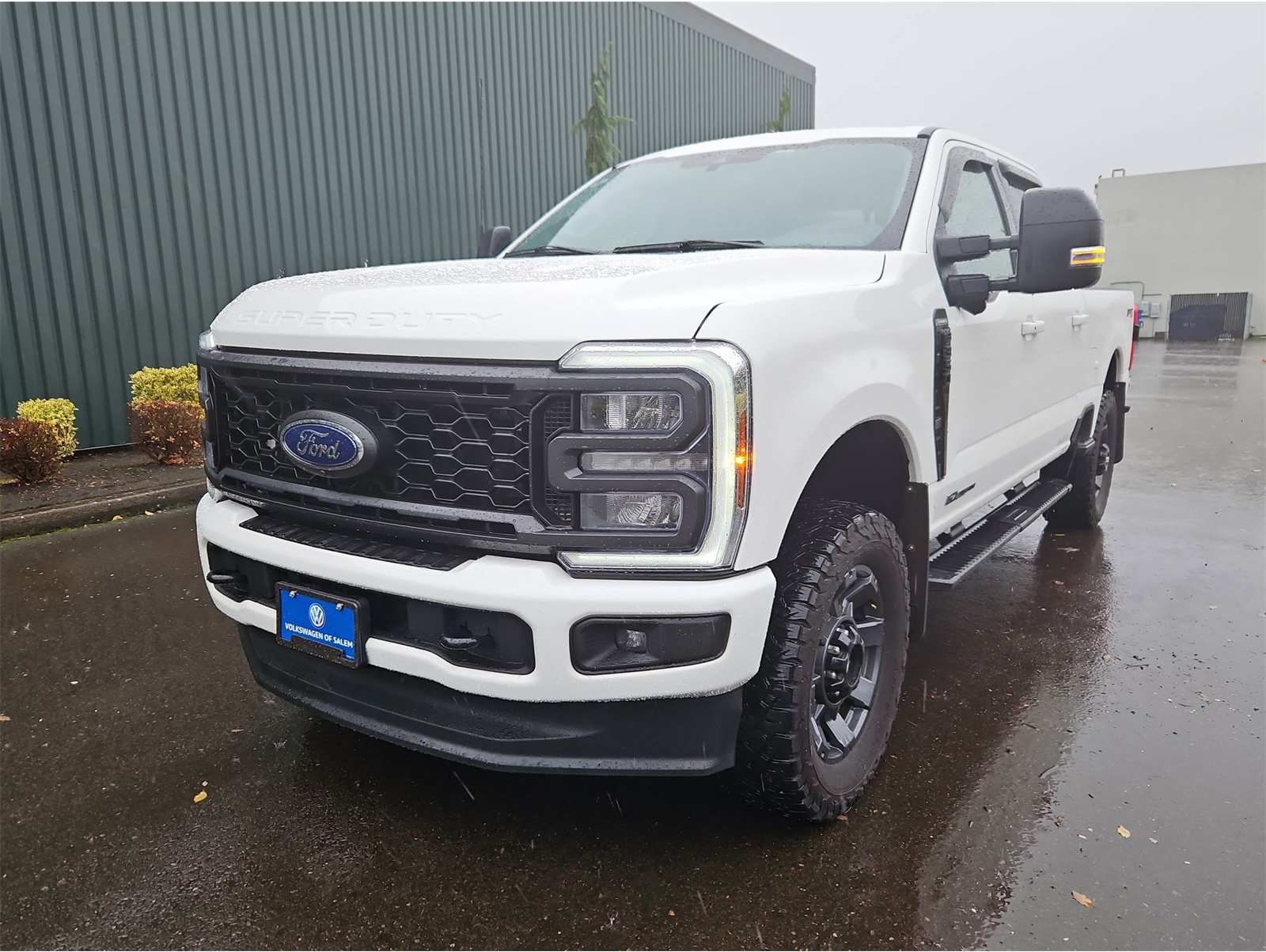 2024 Ford F-350 Super Duty Lariat's photo