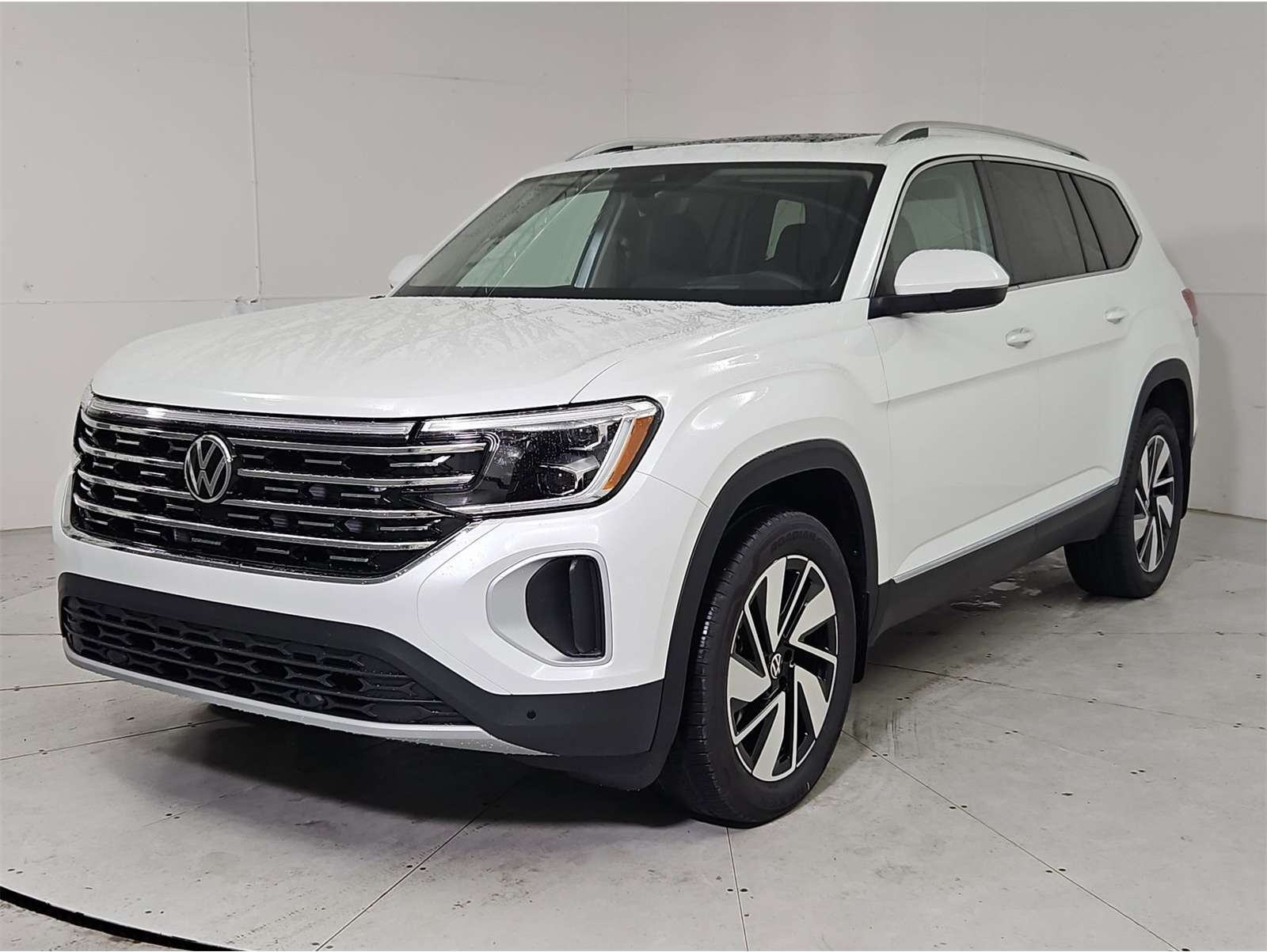 2026 Volkswagen Atlas SEL's photo