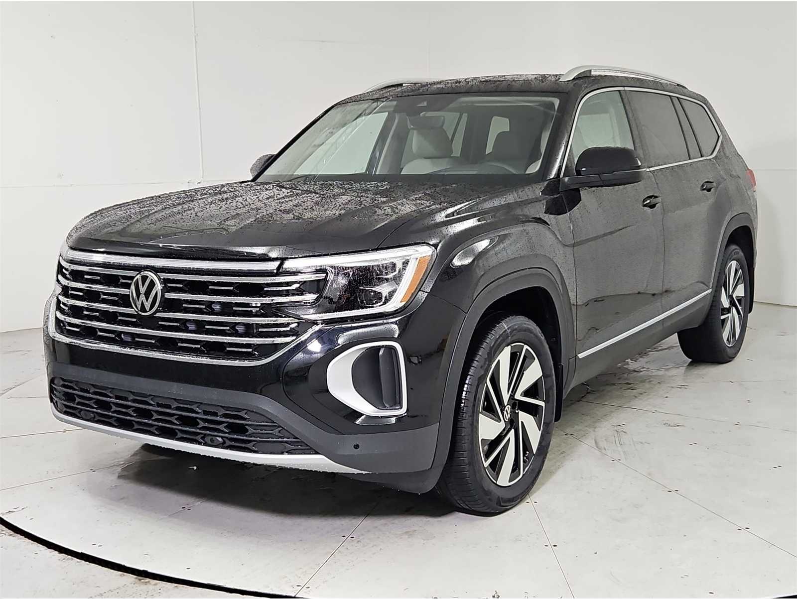 2026 Volkswagen Atlas SEL's photo