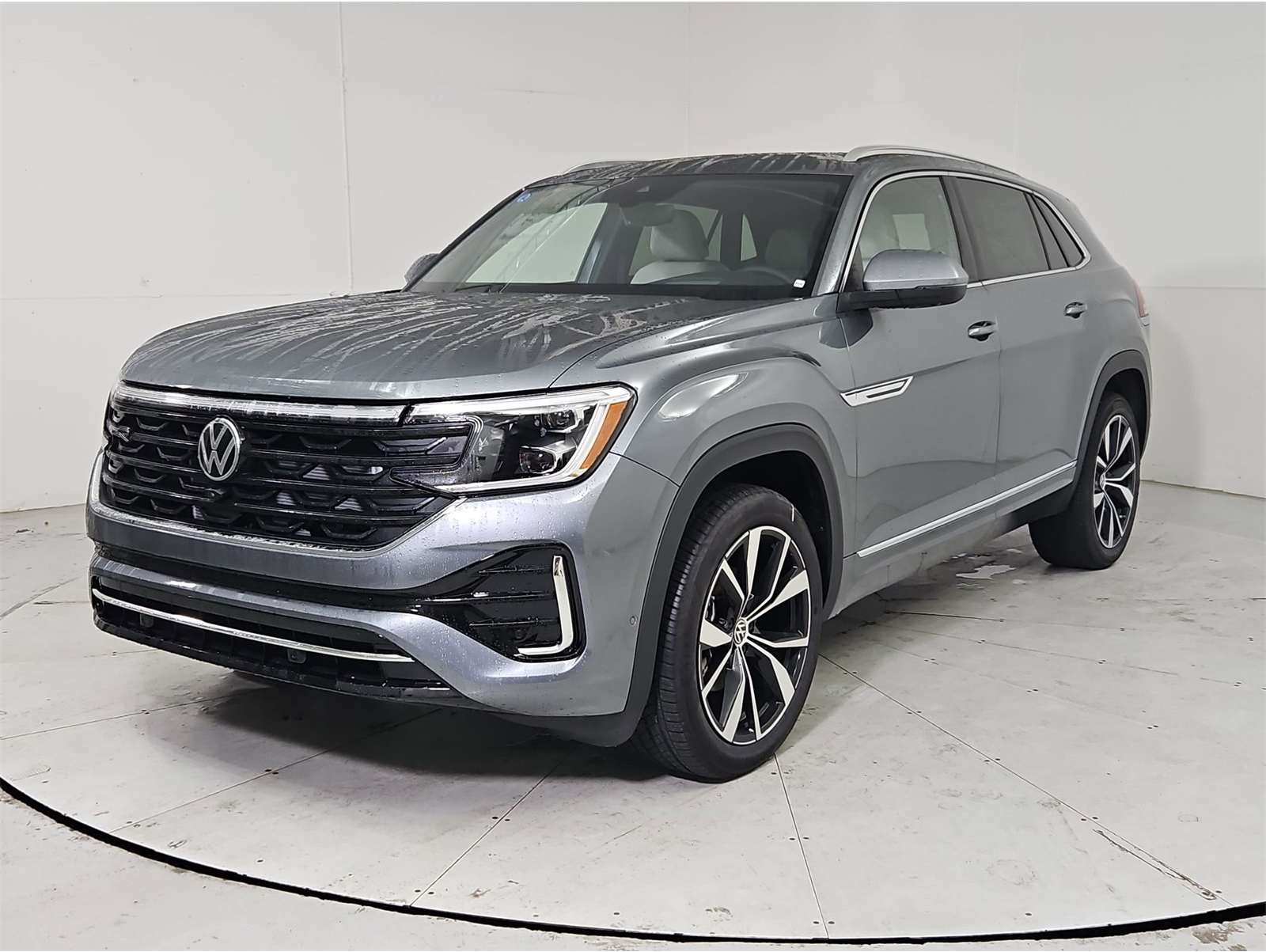 2025 Volkswagen Atlas Cross Sport SEL Premium R-LINE's photo