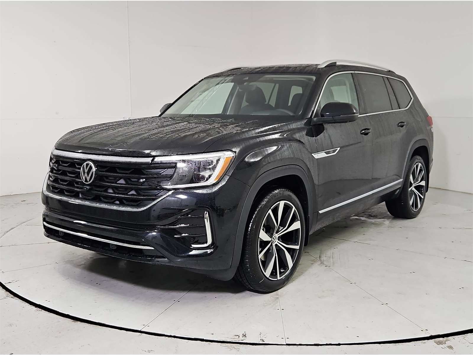 2026 Volkswagen Atlas SEL Premium R-Line's photo
