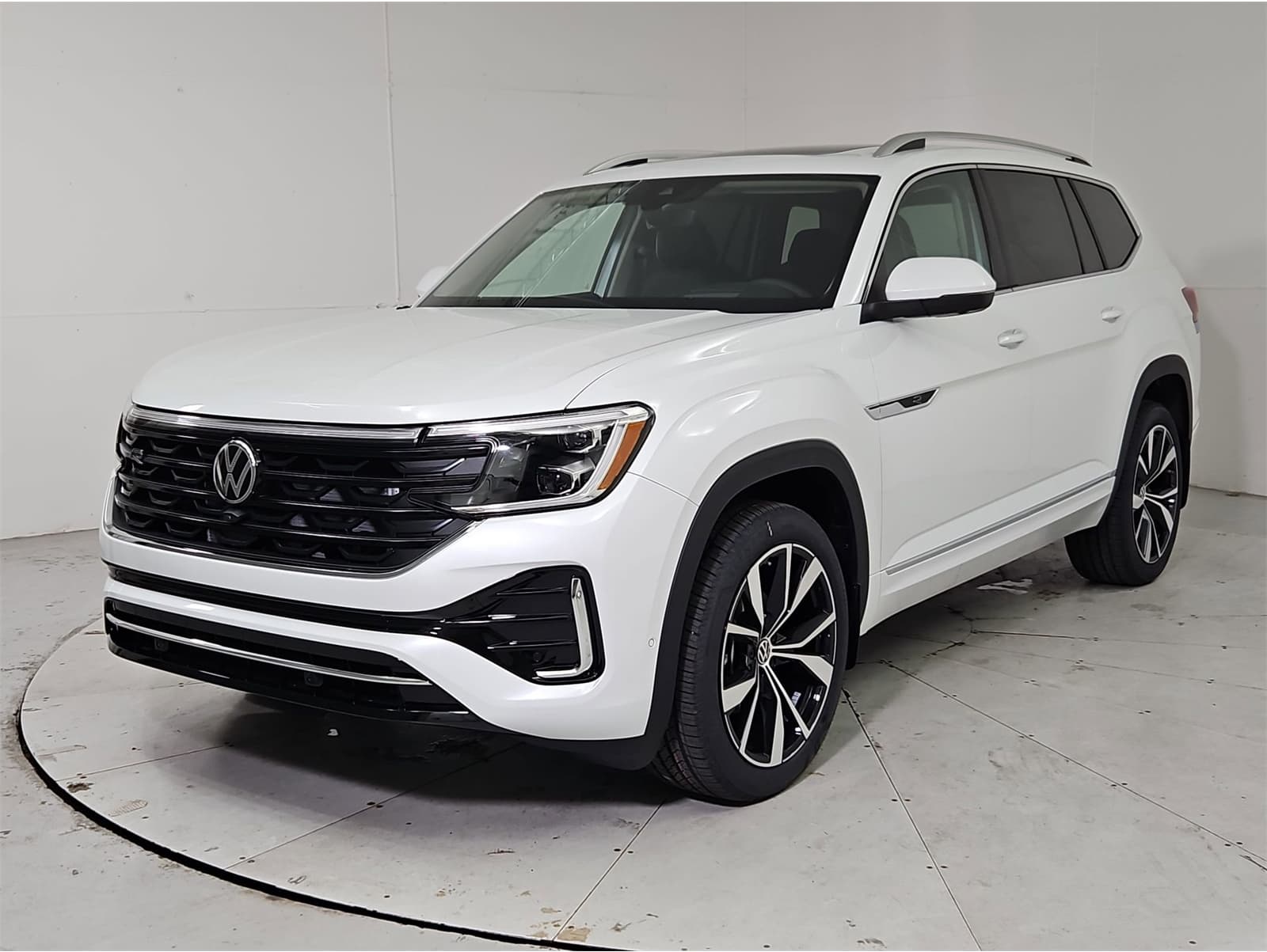 2026 Volkswagen Atlas SEL Premium R-Line's photo