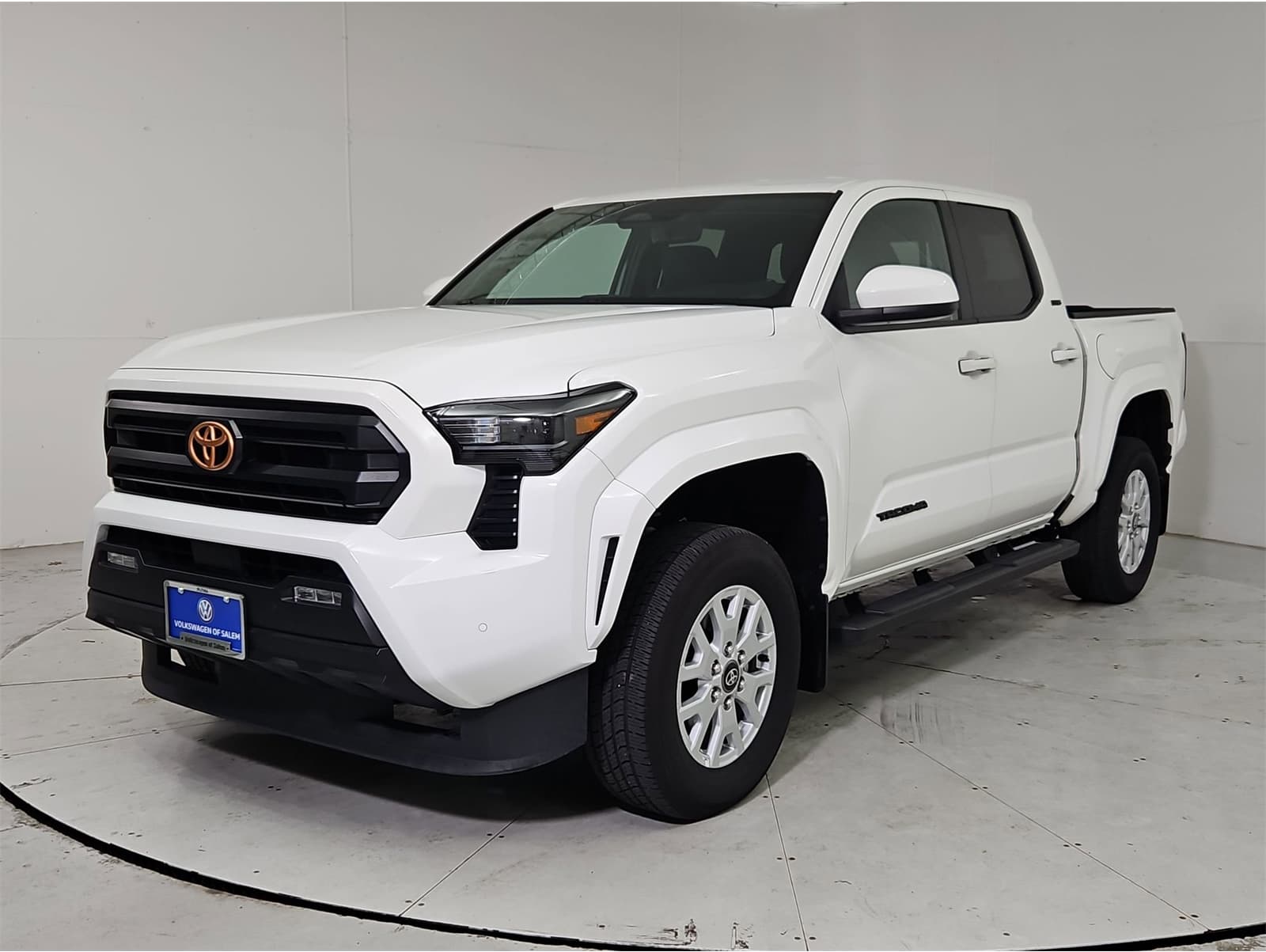 2024 Toyota Tacoma SR5's photo