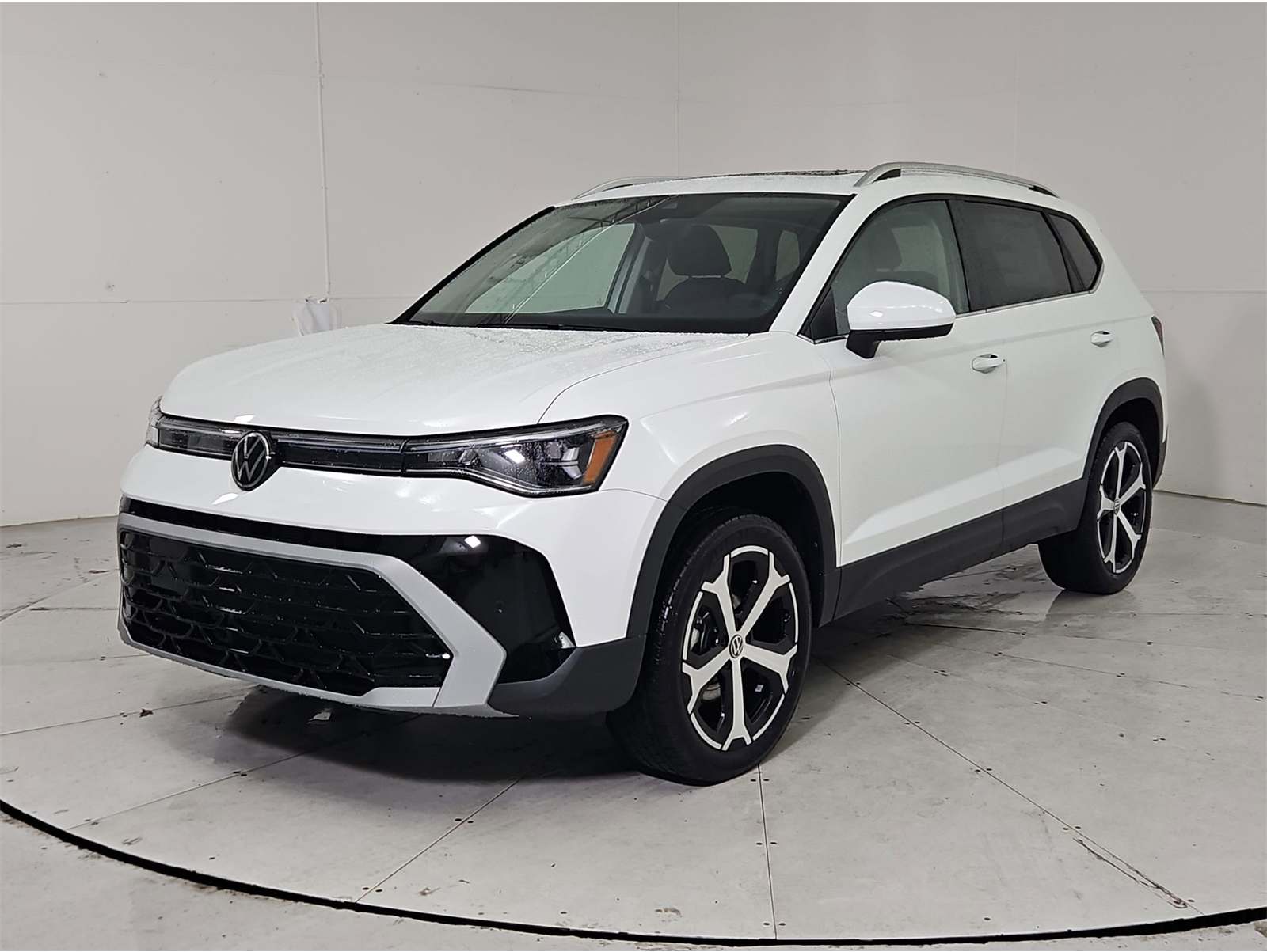 2026 Volkswagen Taos SEL's photo