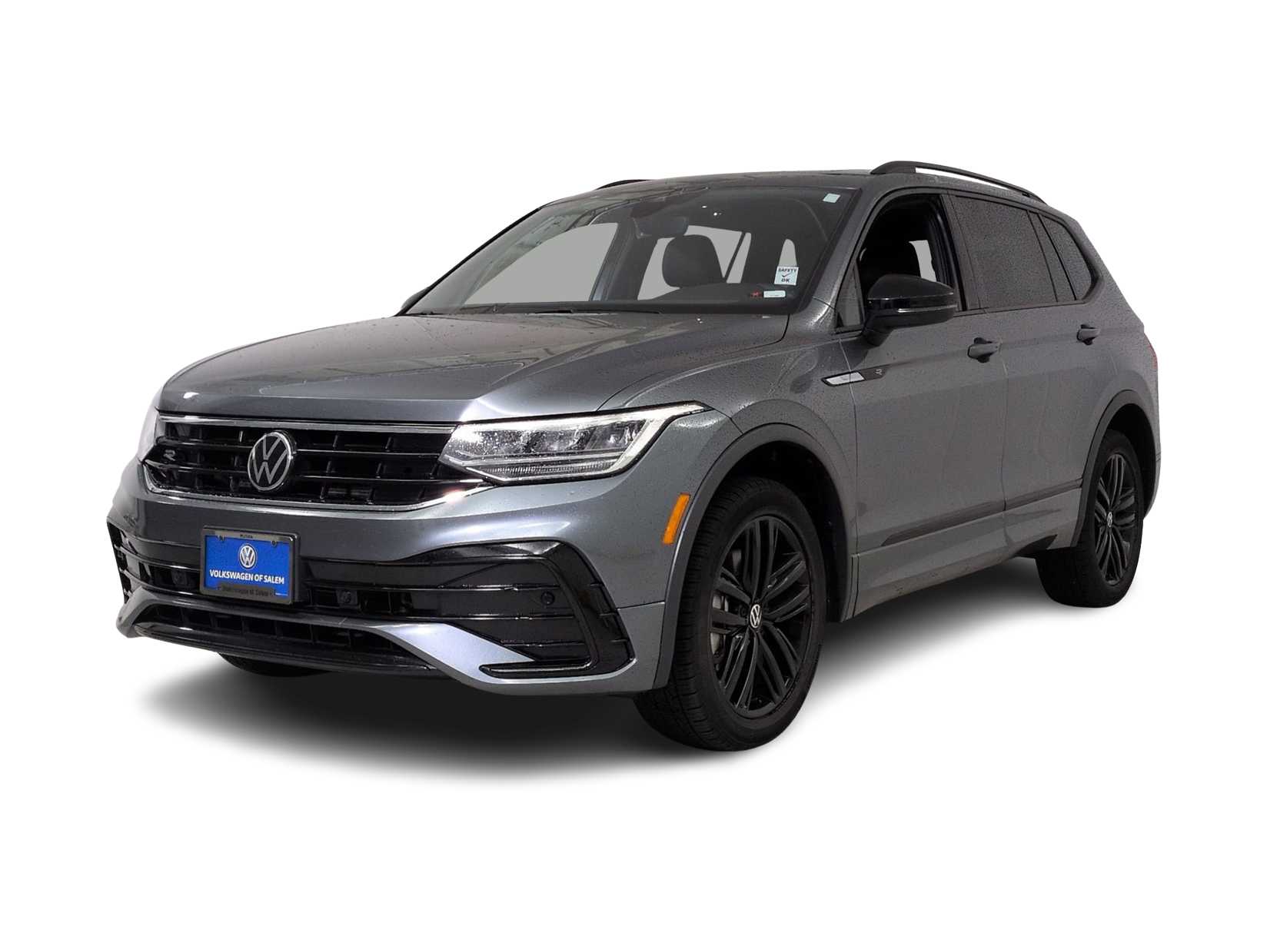 Thumbnail: 2022 Volkswagen Tiguan - 1