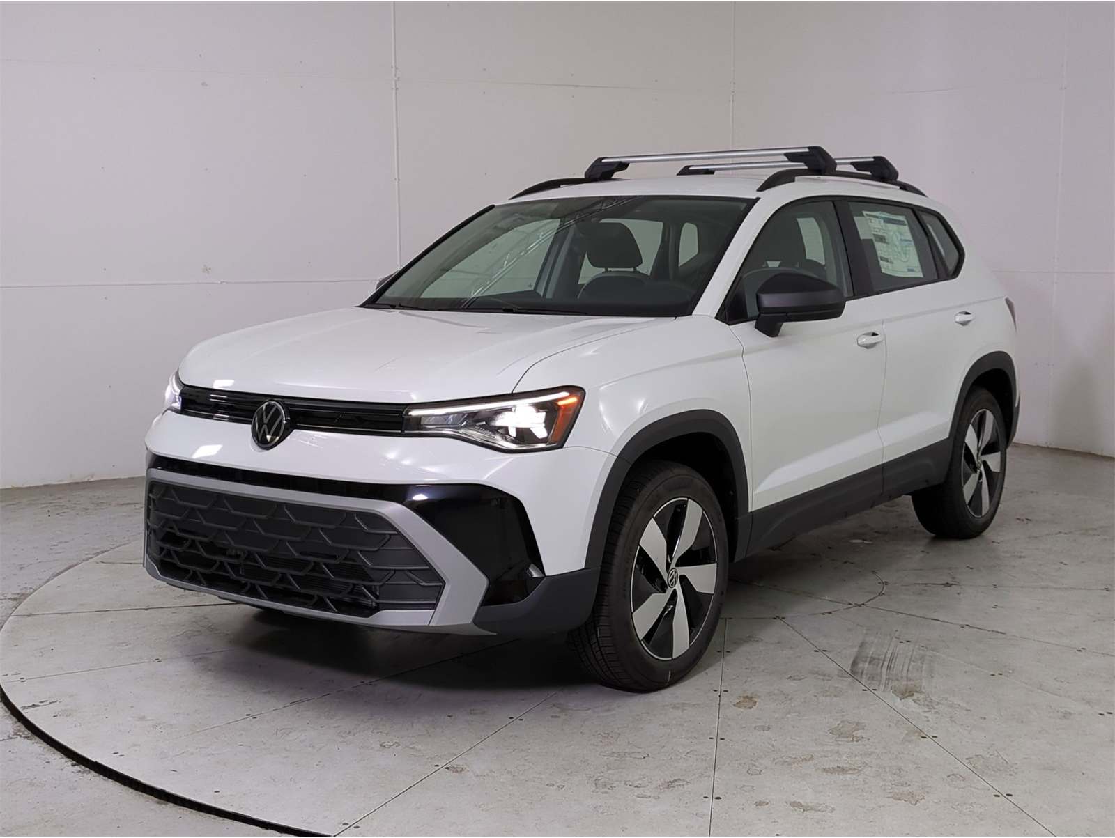 2025 Volkswagen Taos S's photo