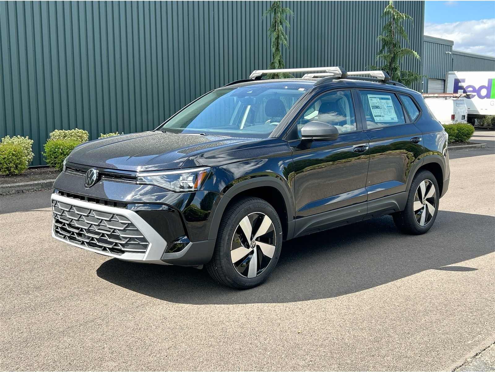 2025 Volkswagen Taos S's photo