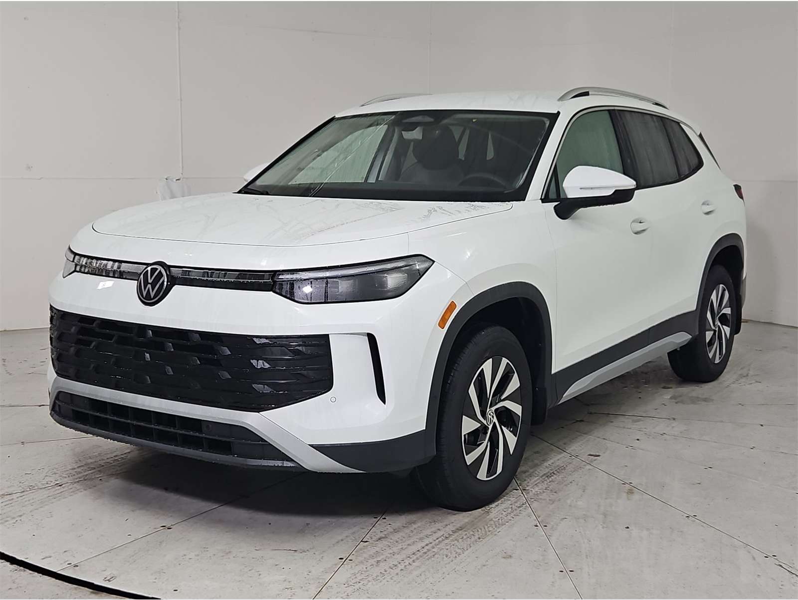 2026 Volkswagen Tiguan S's photo