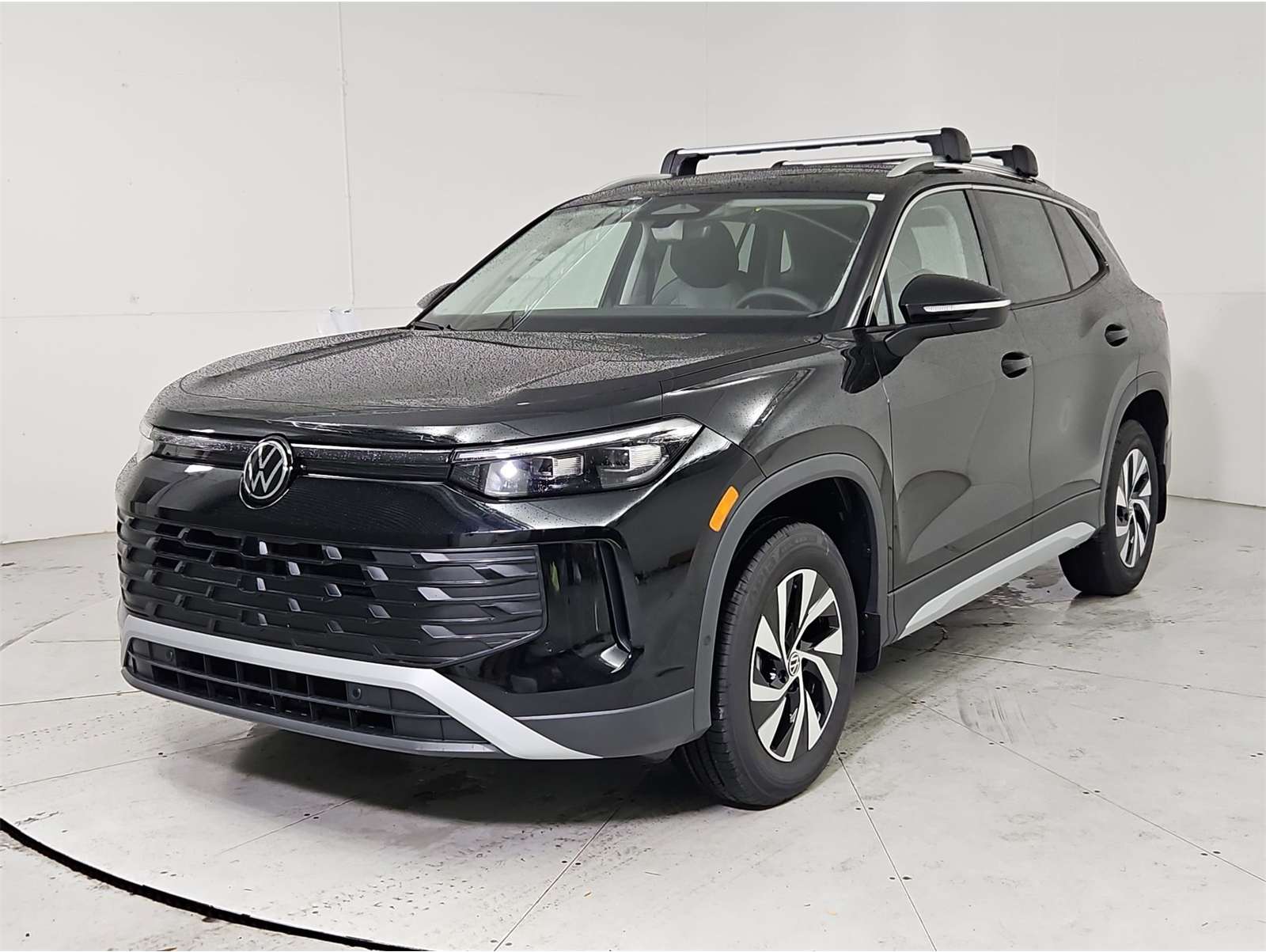 2025 Volkswagen Tiguan S's photo