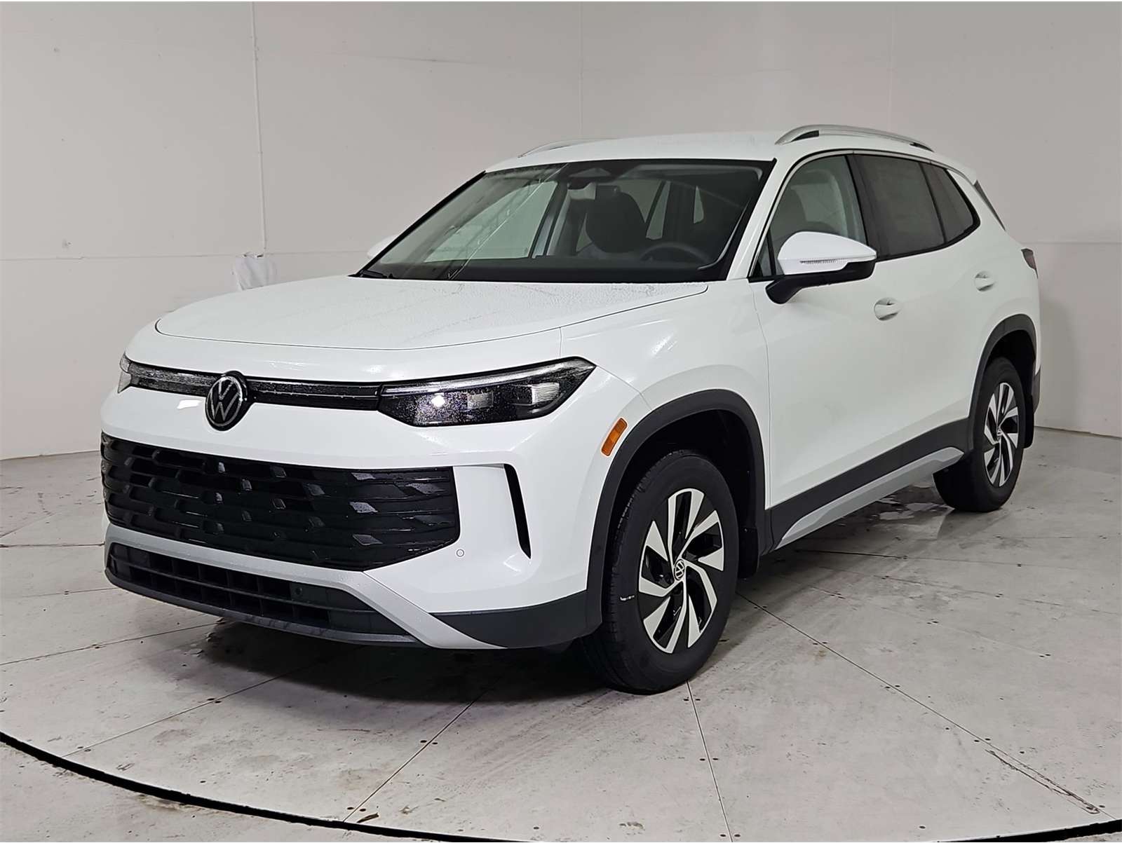 2026 Volkswagen Tiguan S's photo