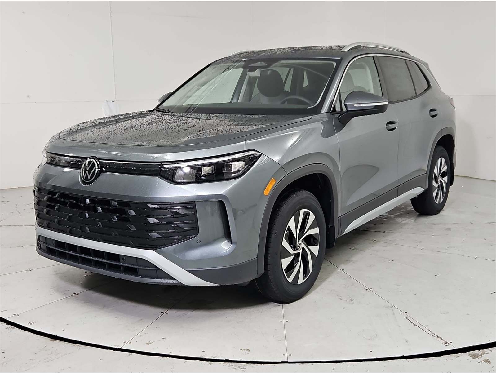 2026 Volkswagen Tiguan S's photo