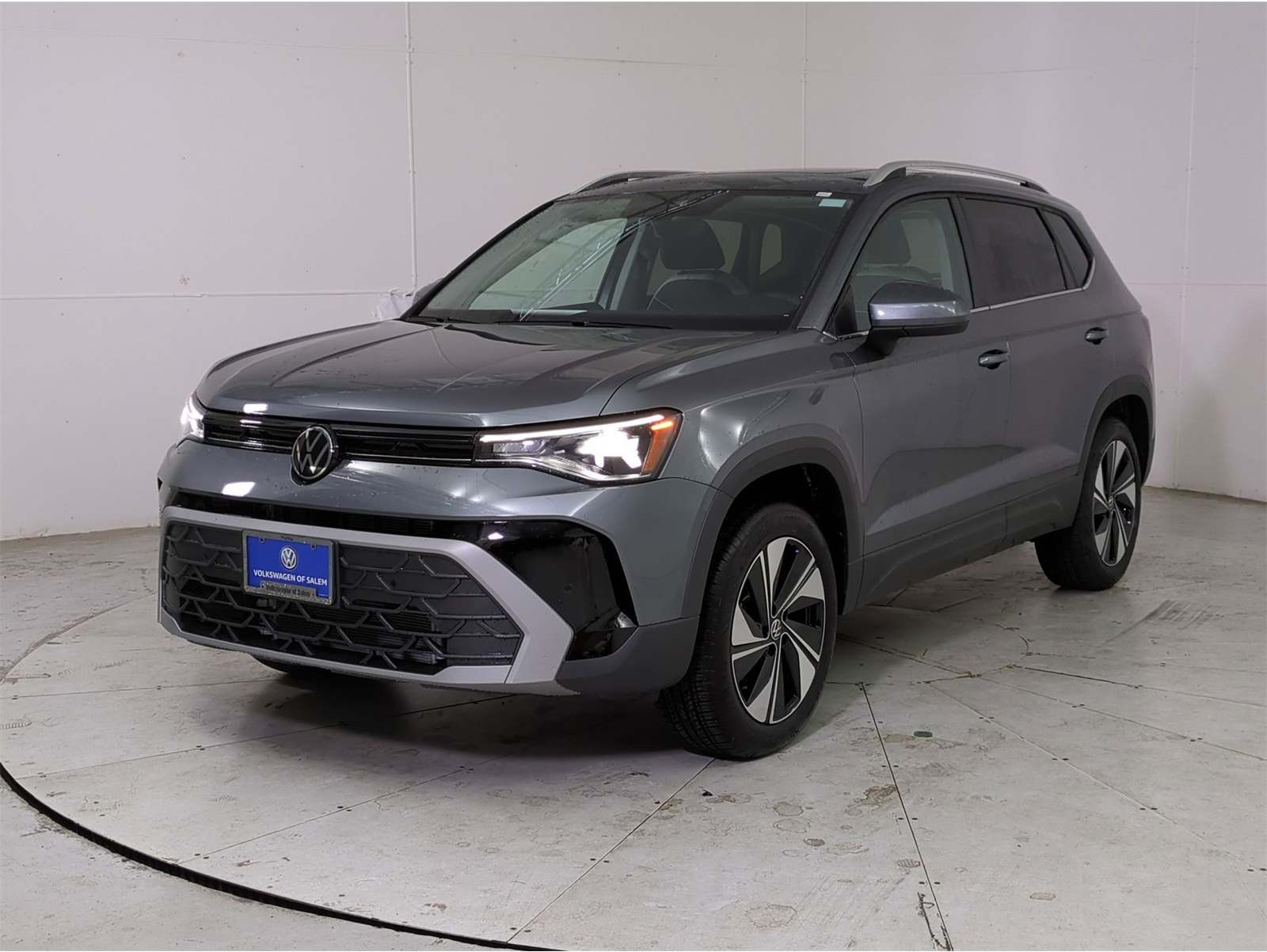 2025 Volkswagen Taos SE's photo