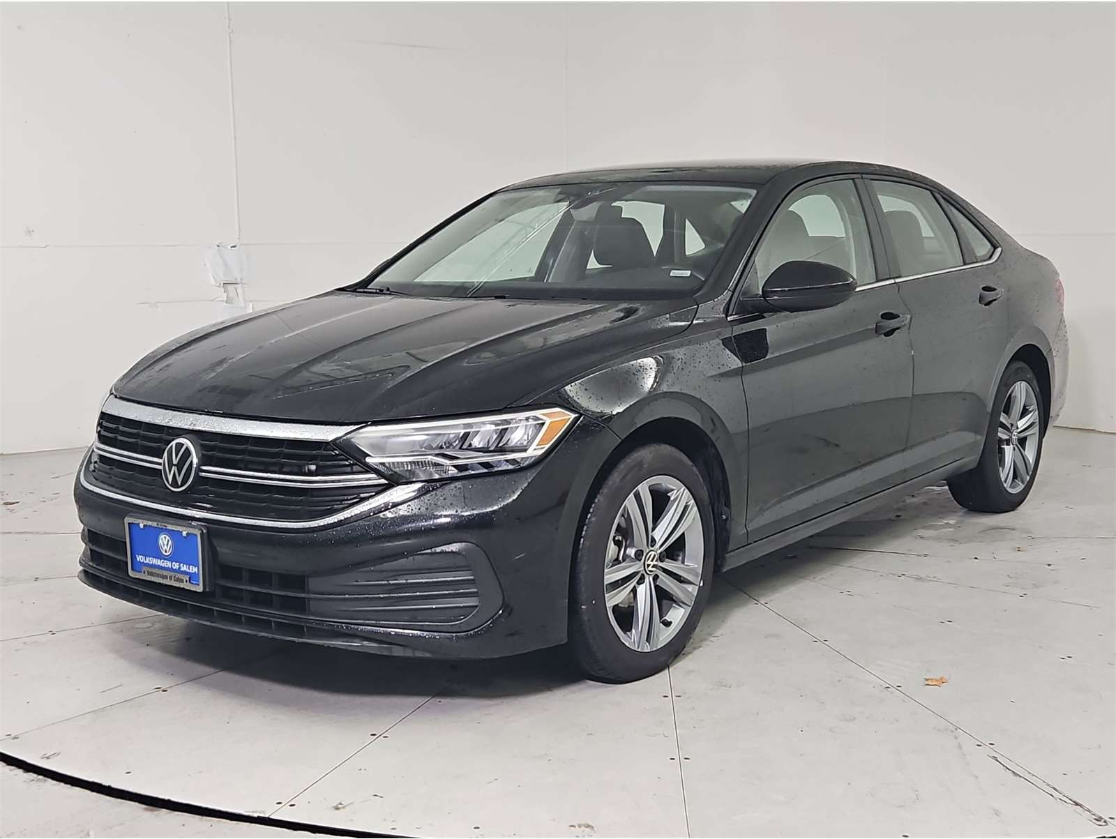 2024 Volkswagen Jetta SE's photo