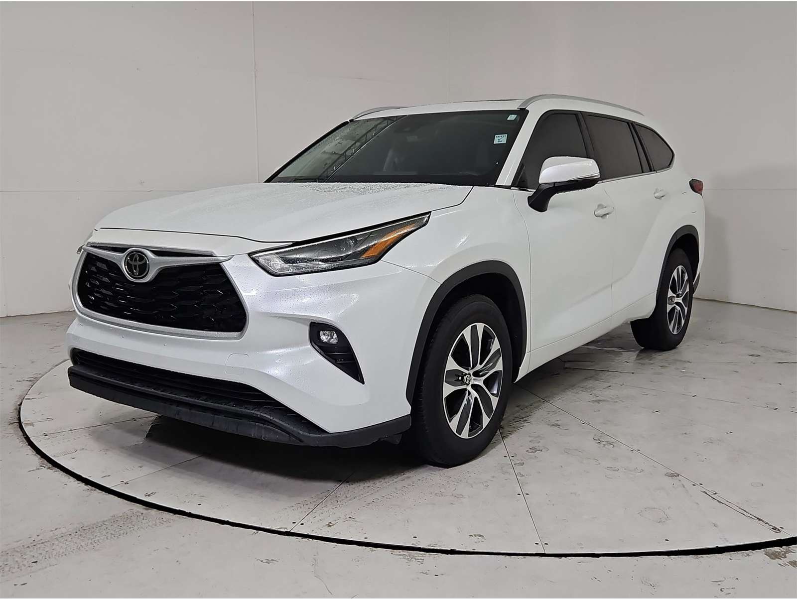 2022 Toyota Highlander XLE's photo