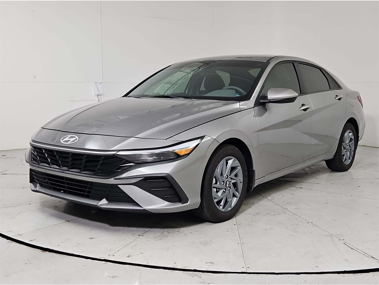 2024 Hyundai Elantra SEL's photo