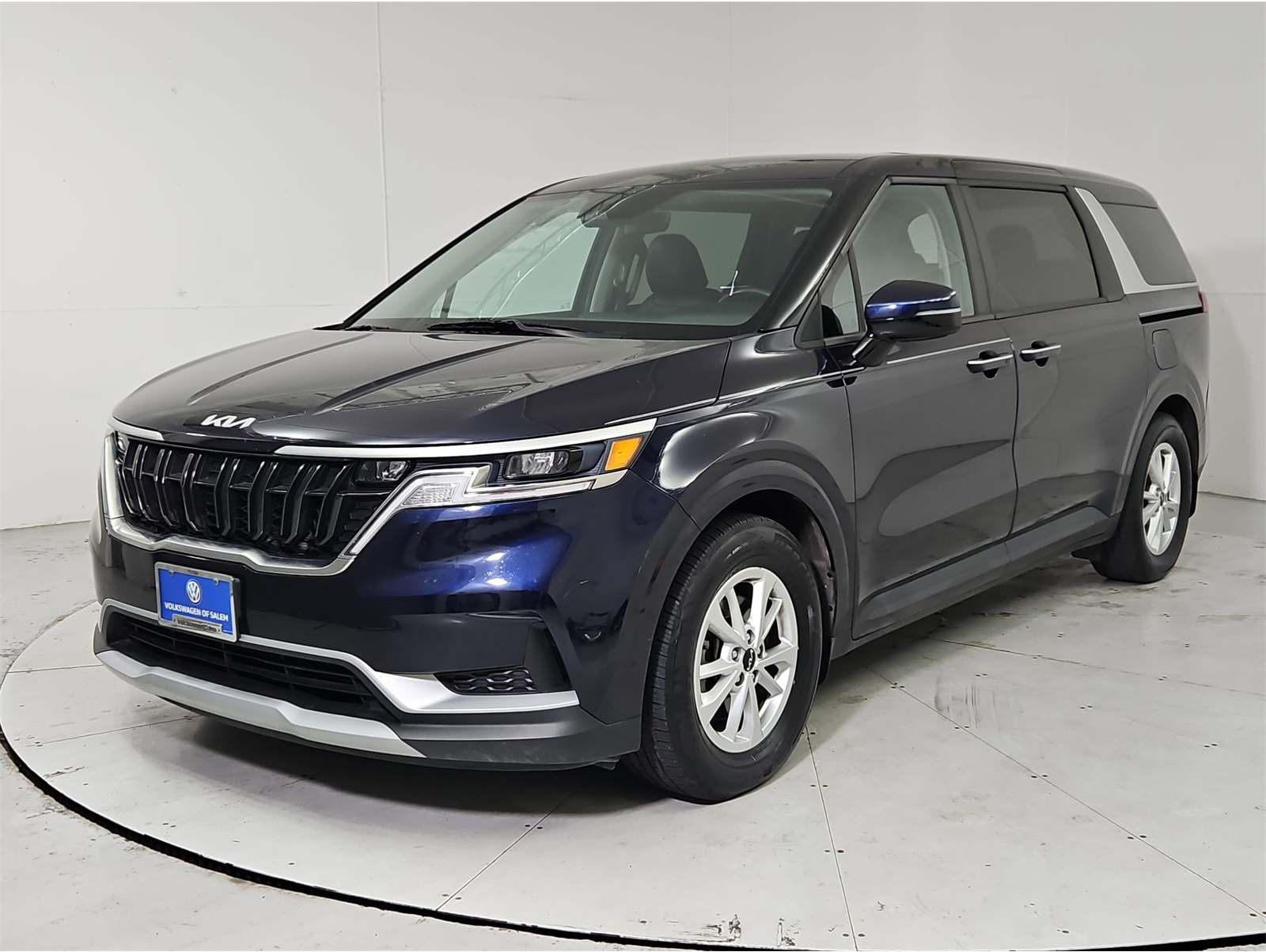 2023 Kia Carnival LX Seat Pkg's photo