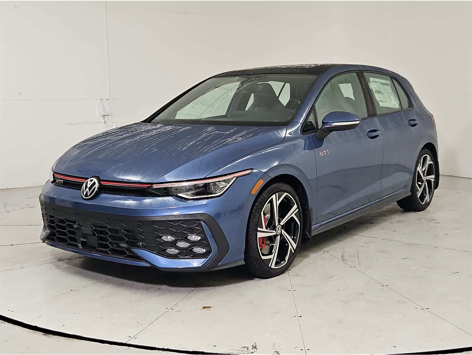 2025 Volkswagen Golf GTI SE's photo