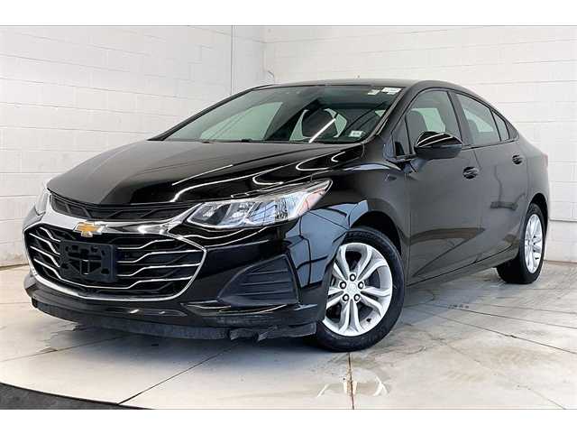 2019 Chevrolet Cruze LS's photo