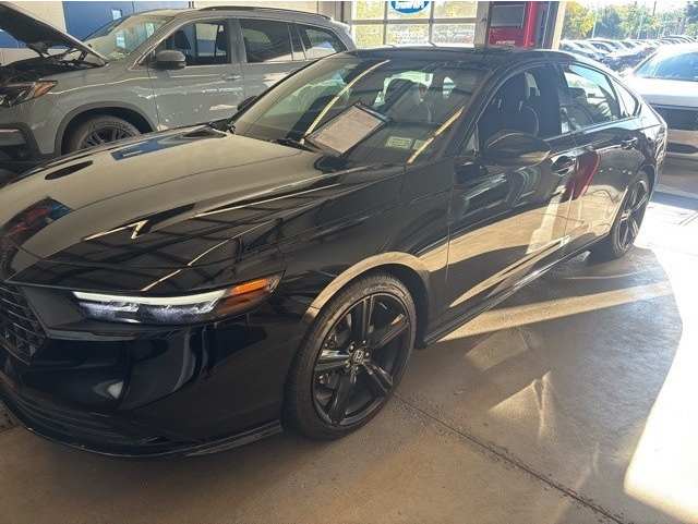 2023 Honda Accord Hybrid Sport-L's photo