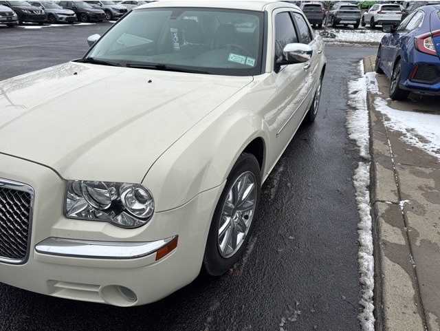 2010 Chrysler 300 Limited's photo