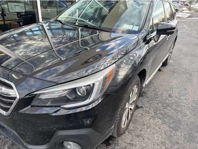 2018 Subaru Outback Touring's photo