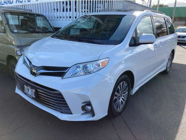 2020 Toyota Sienna XLE