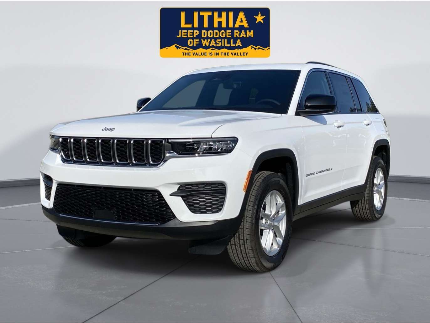 2026 Jeep Grand Cherokee Laredo