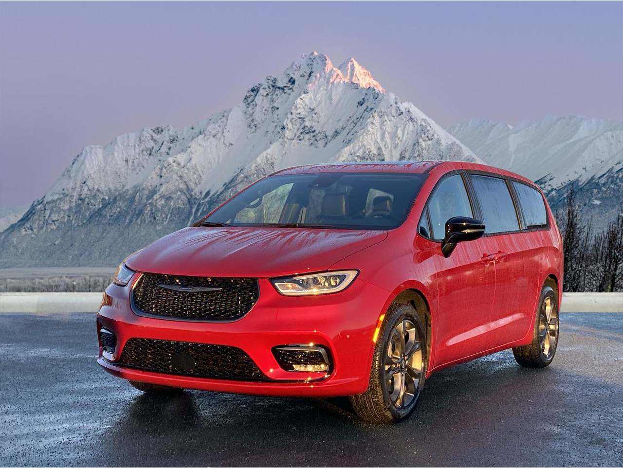 2026 Chrysler Pacifica Select's photo