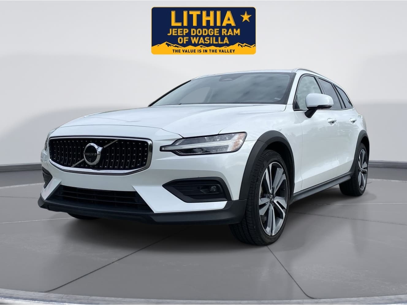 2025 Volvo V60 Cross Country