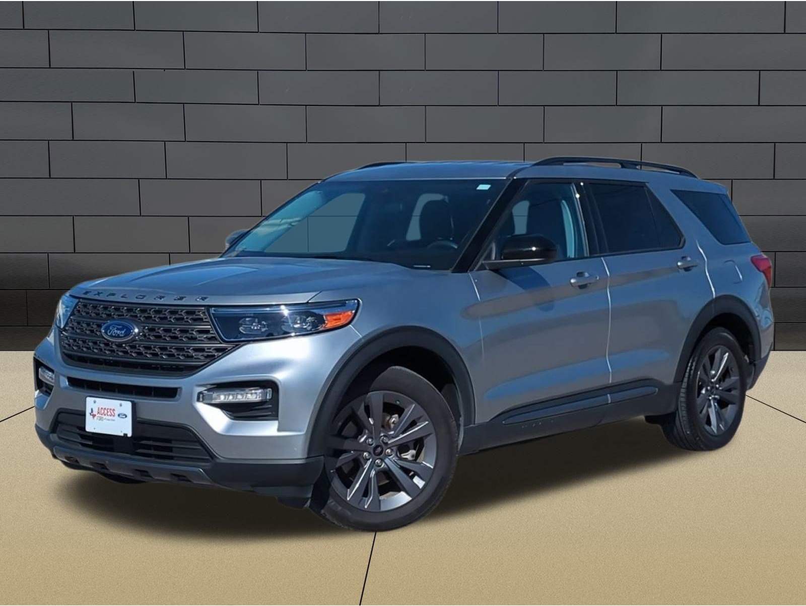2023 Ford Explorer XLT's photo
