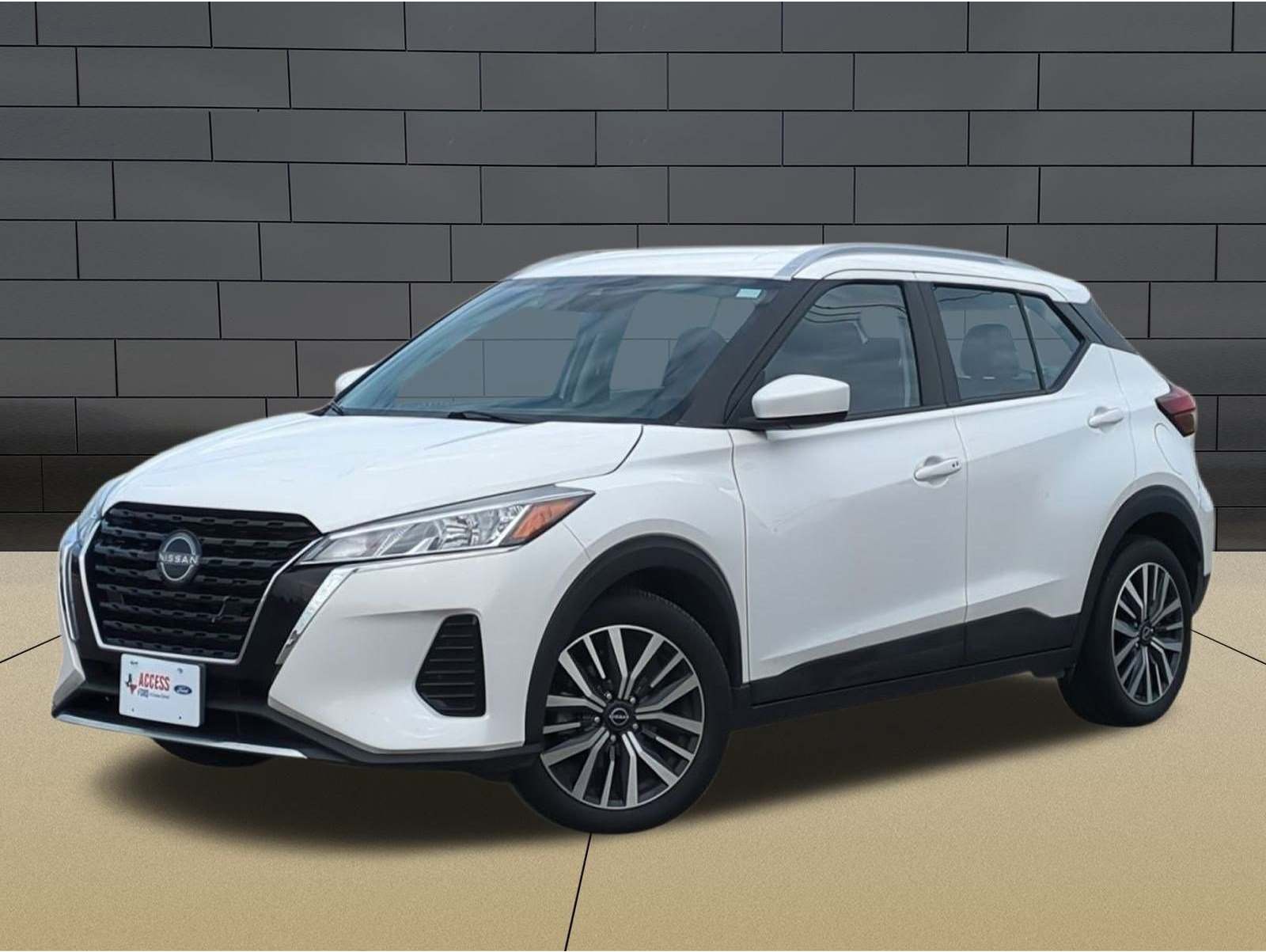 2023 Nissan Kicks SV's photo