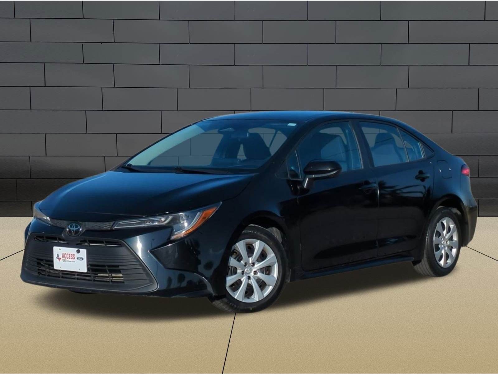 2023 Toyota Corolla LE's photo