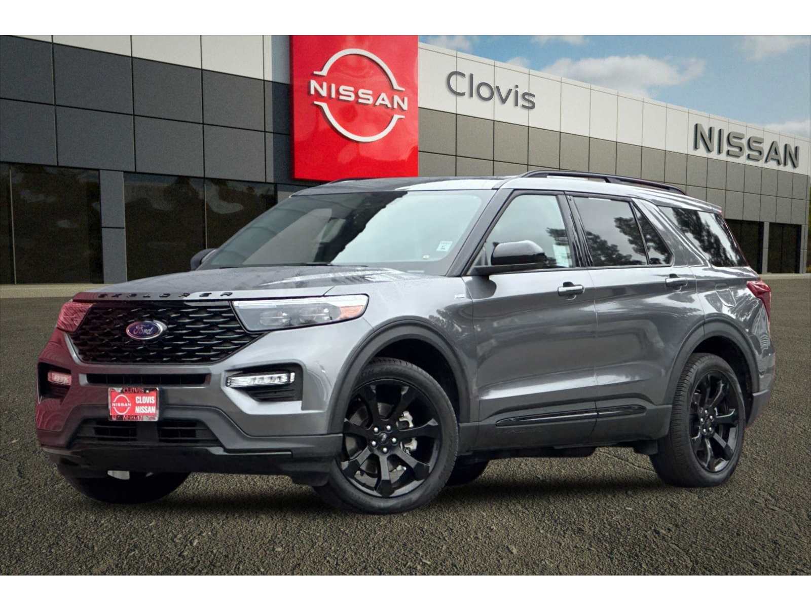 2024 Ford Explorer ST-LINE's photo
