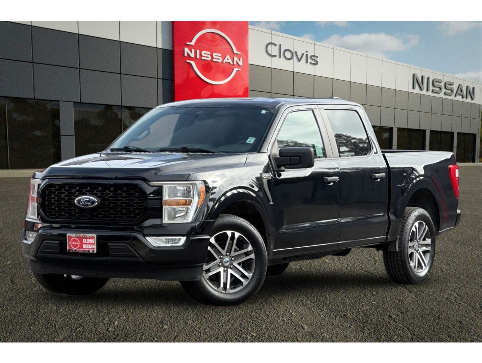 2022 Ford F-150 XL's photo