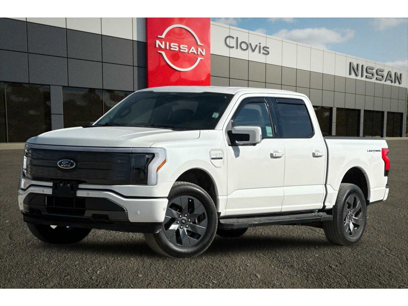 2022 Ford F-150 Lightning Lariat's photo