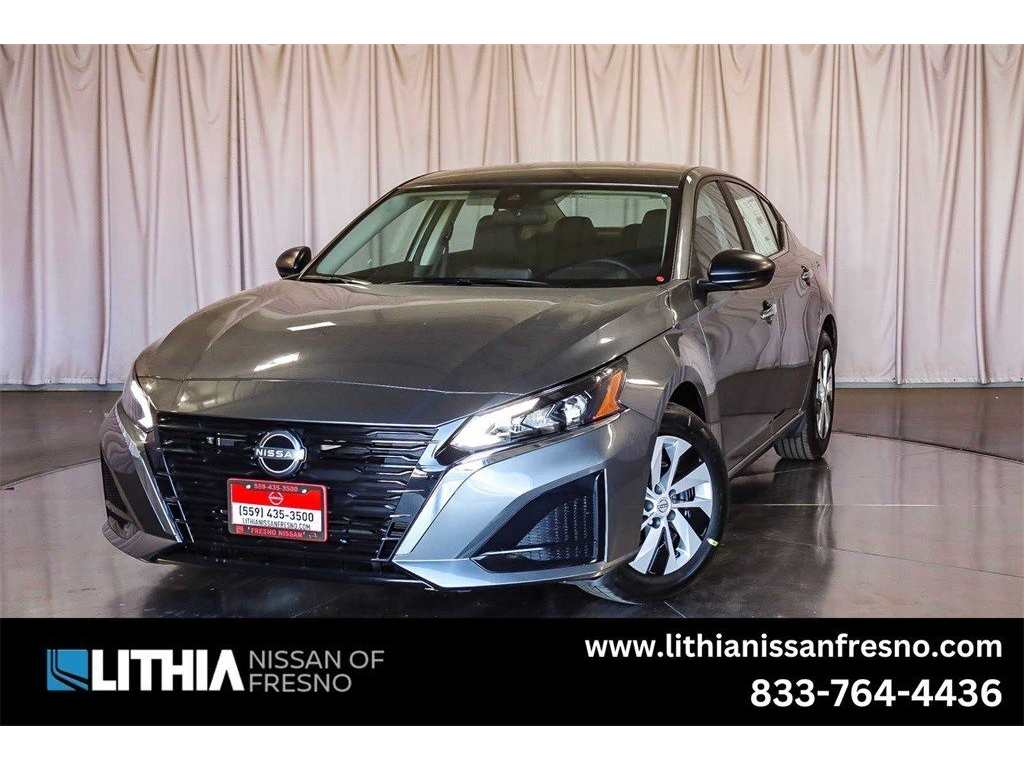 2025 Nissan Altima S's photo